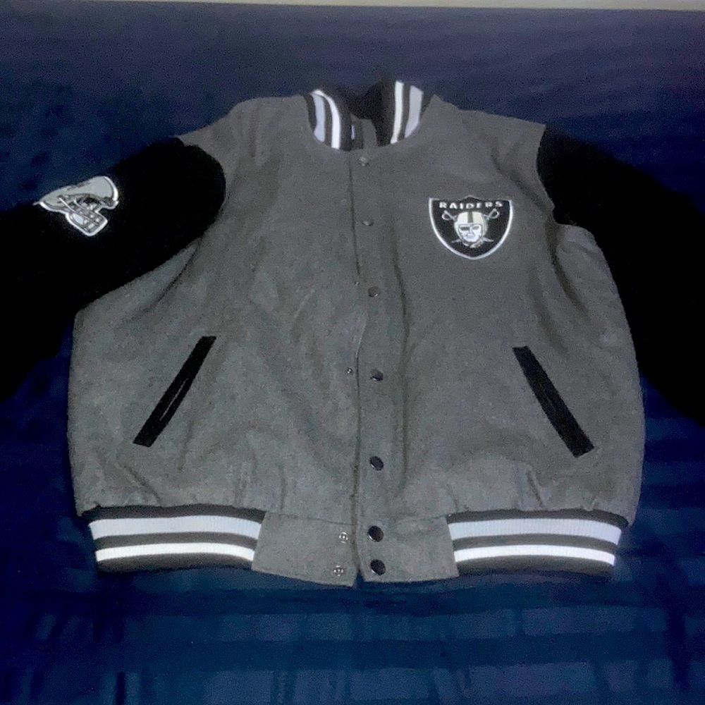 MINT CONDITION OAKLAND RAIDERS JACKET